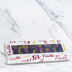 بوكس صغير تمر محشي فستق مع ورد 